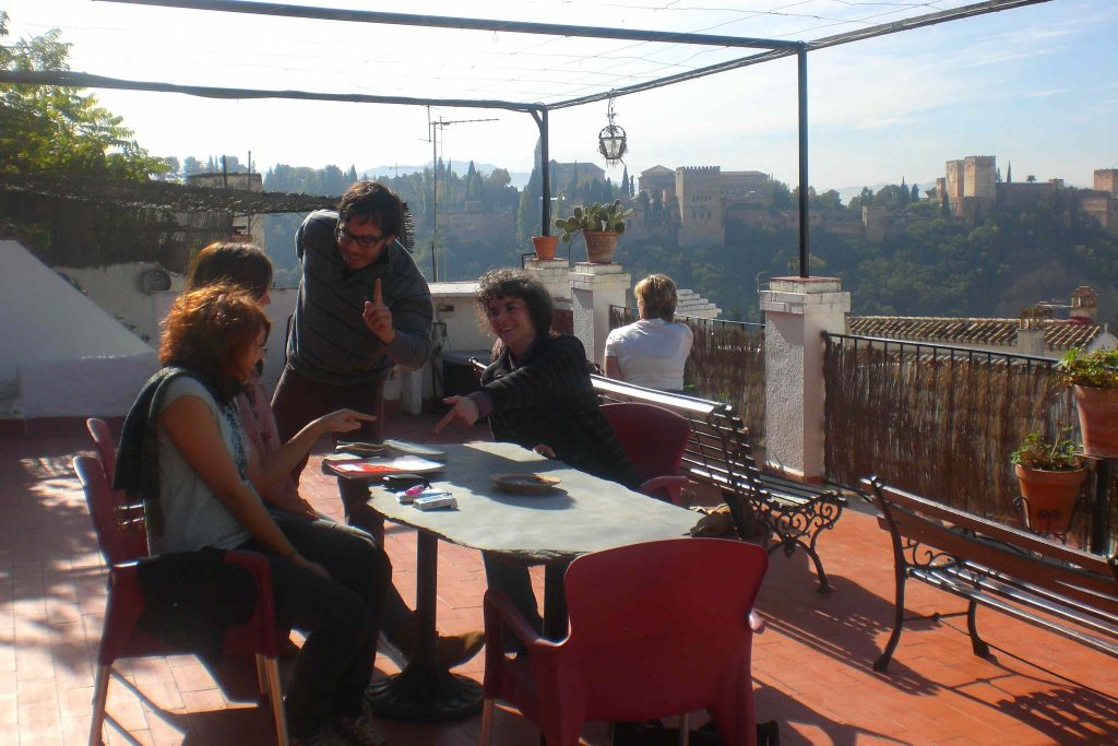 Clase en una terraza
