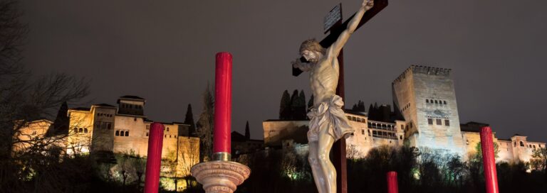 Semana Santa en Granada, Cristo de los Gitanos en el Paseo de los Tristes